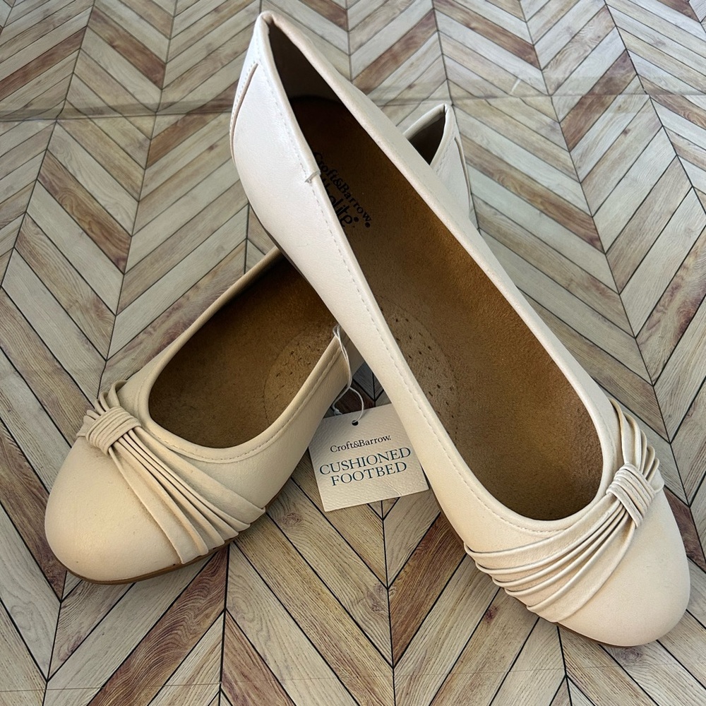 NWT, Croft & Barrow off-white slip-ons.